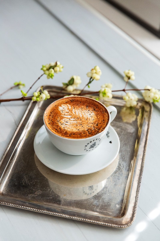 Pieni caramel latte. Samettinen espresso ja pehmeä caramel yhdessä, nauti.