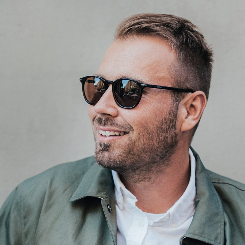 Aurinkolasit voimakkuuksilla tai ilman tarjoushintaan. Tarjous ei koske Ray Ban Meta älylaseja. Meiltä saa myös S-Bonusta.