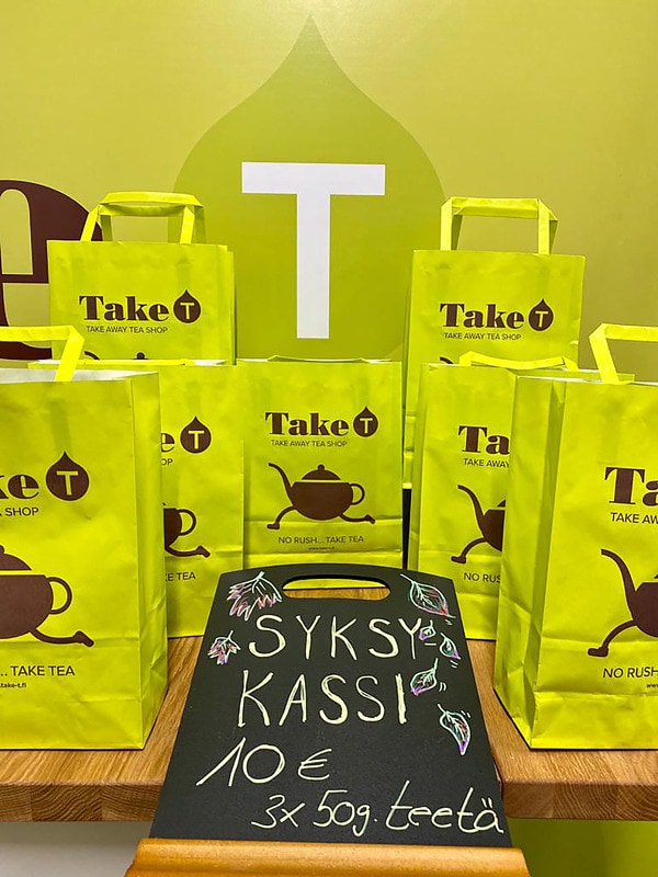 Kolme ihanaa syksyistä teetä kassissa, 50 g kutakin.