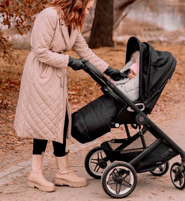Cybex Talos S Lux yhdistelmävaunuissa yhsityy käytännöllisyys, mukavuus ja laatu. Nyt yhdistelmävaunun ostajalle ihana Thinsulate-täytteinen Cybex Snogga -lämpöpussi rattaaseen kaupan päälle.