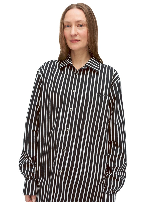 Koot XS–XXL, vain musta-valkoinen. Unisexmalli.