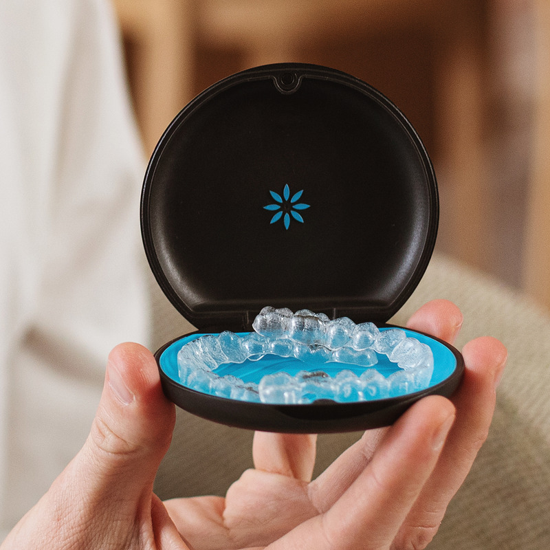 Saat arvion Invisalign-oikomishoidon sopivuudesta ja suunnitelman toimenpiteistä.
