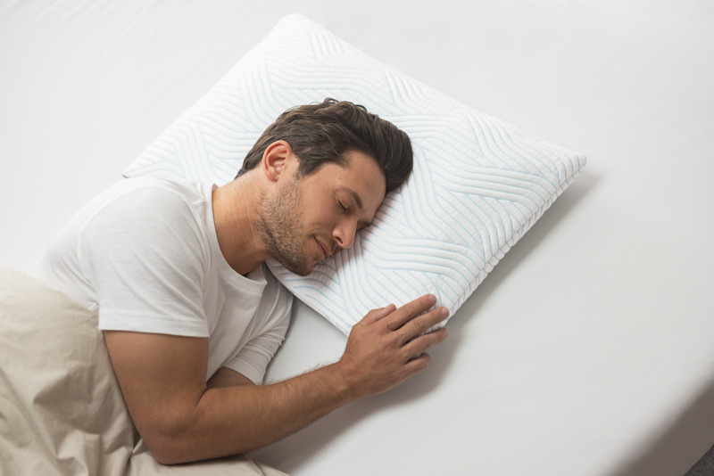 TEMPUR Comfort SmartCool™-tyyny viilennysteknologialla - viileän raikas tyyny läpi yön.