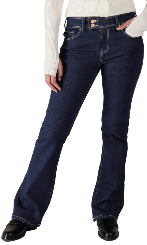 Bootcut-malli leveillä lahkeilla ja imartelevalla istuvuudella. Tarjous voimassa pe–su.