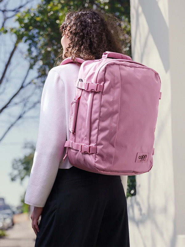 Mm. Cabin Zero, Samsonite, American Tourister ja Travelite.