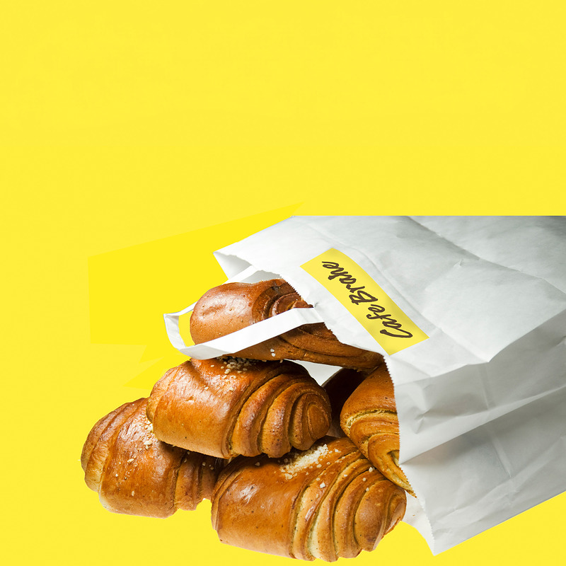 Cafe Brahen jättikorvapuusti hurmaa tuoksullaan ja maullaan.