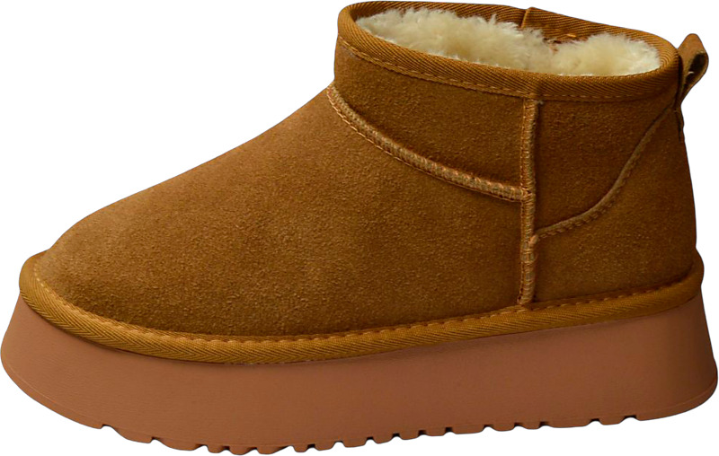 Mokkanahkainen nilkkuri trendikkäällä paksulla pohjalla ja lämpimällä vuorella.