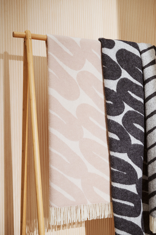 Ihana 100 % villahuopa. 130x170 cm.