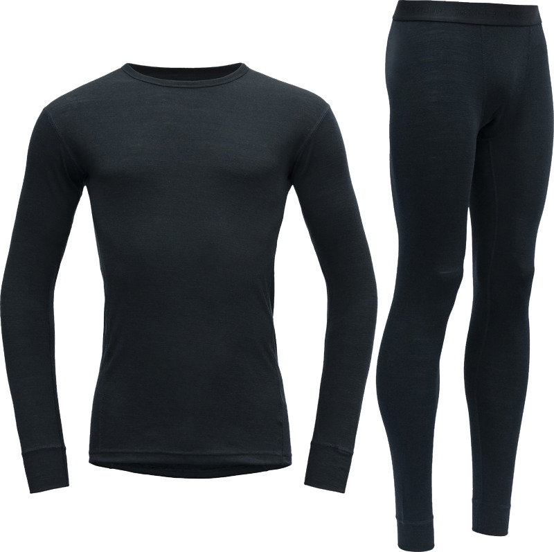 Devold Outdoor Wool Set. Pehmeästä ja kevyestä merinovillasta valmistettu aluskerrasto. M&N.