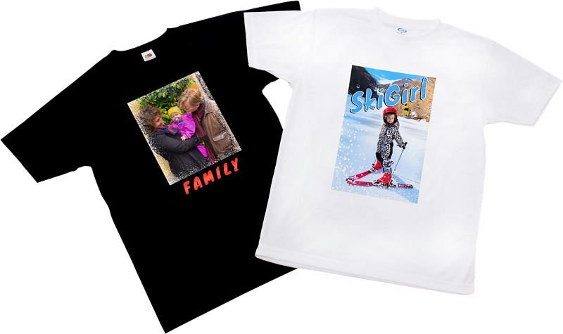 Musta tai valkoinen.

