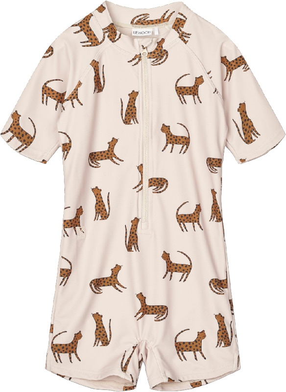 Erä Liewood-uimapukuja -30 %.  Liewood Max -aurinkosuojauimapuku suojaa lastasi rantaleikeissä. Suloisessa uimapuvussa on pukemista helpottava vetoketju, lyhyet lahkeet sekä hihat ja nouseva kaulus. Uimapuku on valmistettu joustavasta, nopeasti kuivuvasta materiaalista, joka suojaa auringon UV-säteiltä korkeimmalla ultraviolettisuojakertoimella 50+.