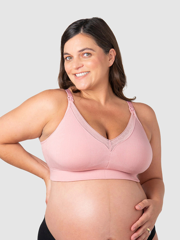 Ylellisen pehmeät, plunge-malliset liivit, jotka tarjoavat imartelevan istuvuuden ja tuntuvat kuin toiselta iholta. Imetysklipsi on helppo avata yhdellä kädellä ja rinnan paljastava liivi tarjoaa laajan ihokontaktin vauvan kanssa. Liivit ovat kaarituettomat ja mukautuvat rinnan koon vaihdellessa. Bambusekoitus on pehmeän tuntuista ja hellää ihoa vasten. Bambu hengittää, tasaa lämpötilaa ja poistaa kosteutta iholta.