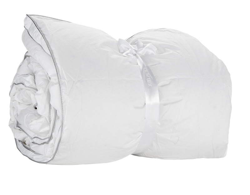 Kestosuosikki, testivoittaja keskilämmin Disa-untuvapeitto, 150x210 cm, 90 % untuvaa ja 10 % höyhentä. Nyt alle puoleen hintaan! 