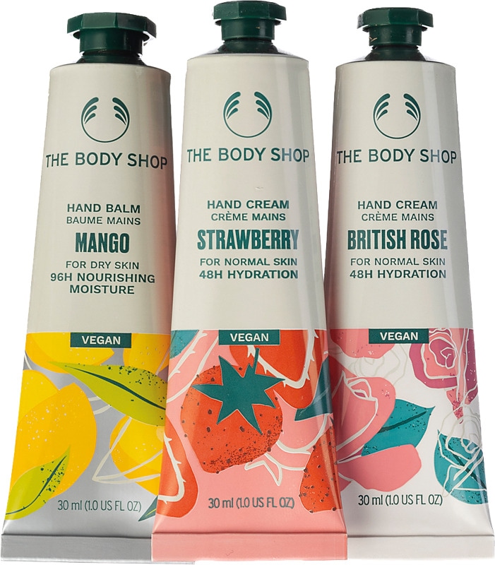 Hand cream -käsivoiteissamme on kevyt, nopeasti imeytyvä koostumus normaalille iholle. Hand balm -voiteissa taas täyteläisempi koostumus kuivemmalle iholle. Useita eri tuoksuvaihtoehtoja. Tarjous koskee tiettyä erää käsivoiteita ja on voimassa niin kauan kuin tuotteita riittää.