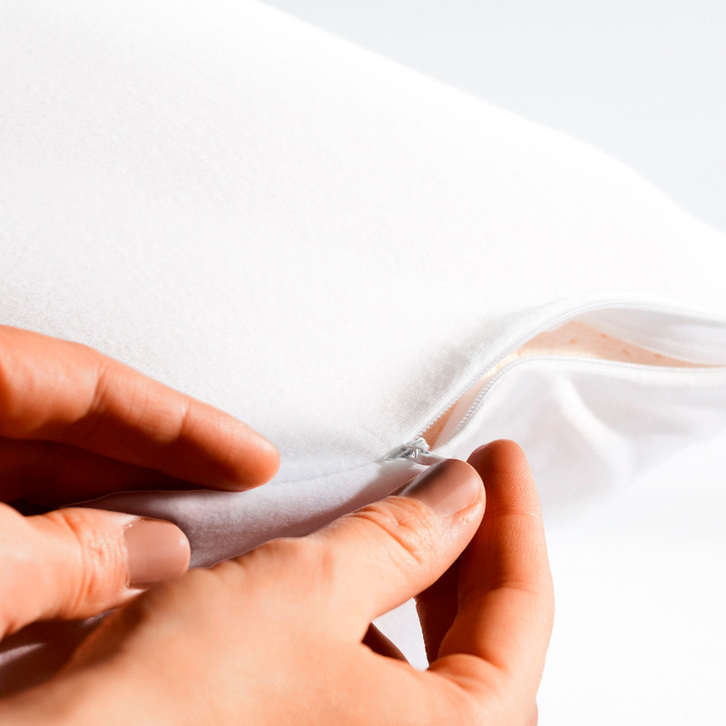 Muotoonommeltu tyynyliina on valmistettu 100 % puuvillasta. Sen avulla voit viimeistellä TEMPUR-tyynysi mukavuuden. Mallistostamme löytyy kaikkiin TEMPUR-tyynyihin sopivat tyynyliinat. Tervetuloa myymälään tutustumaan vaihtoehtoihin!